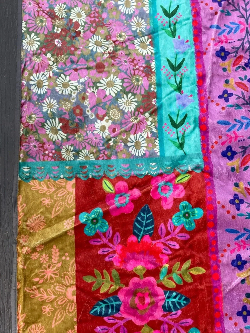 Natural Life Water Resistant Picnic Blanket 57”x72”Patchwork Floral w/Gray edge